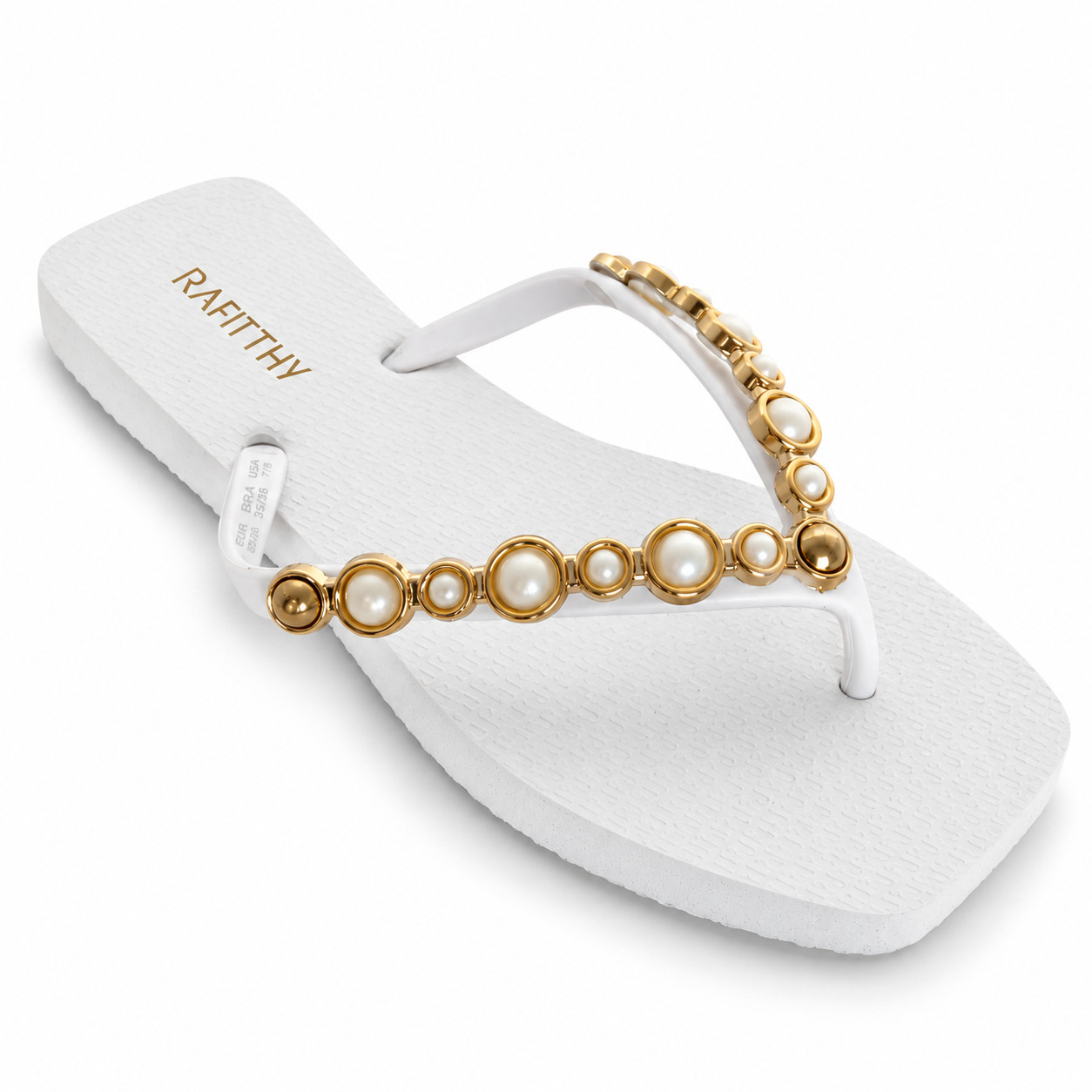 Chinelo Rafitthy, foto 1 de 3