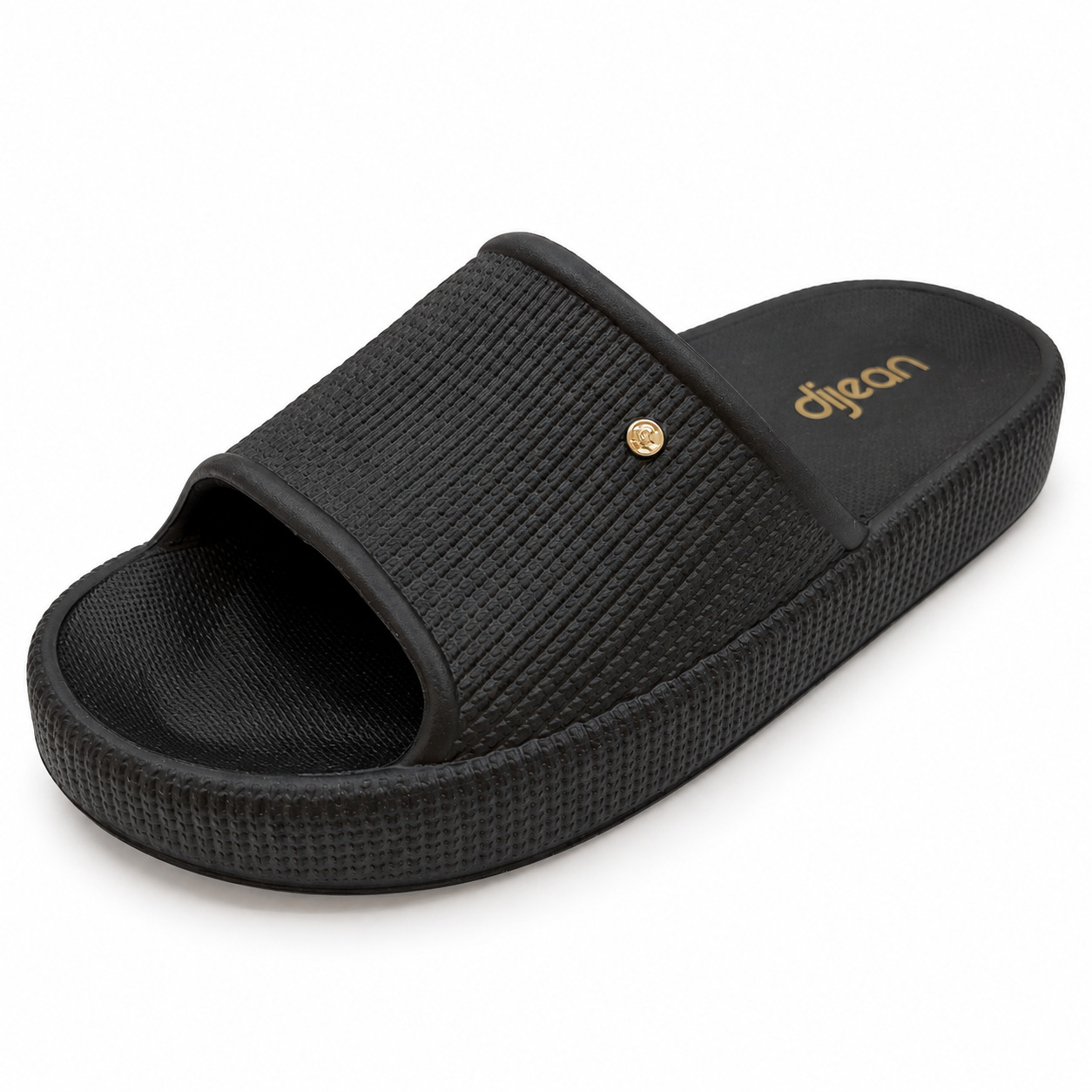 Chinelo Dijean, foto 1 de 3