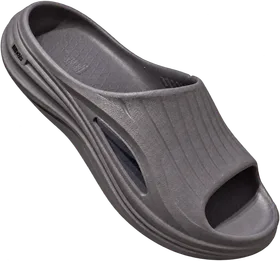 Chinelo Actvitta, Iron
